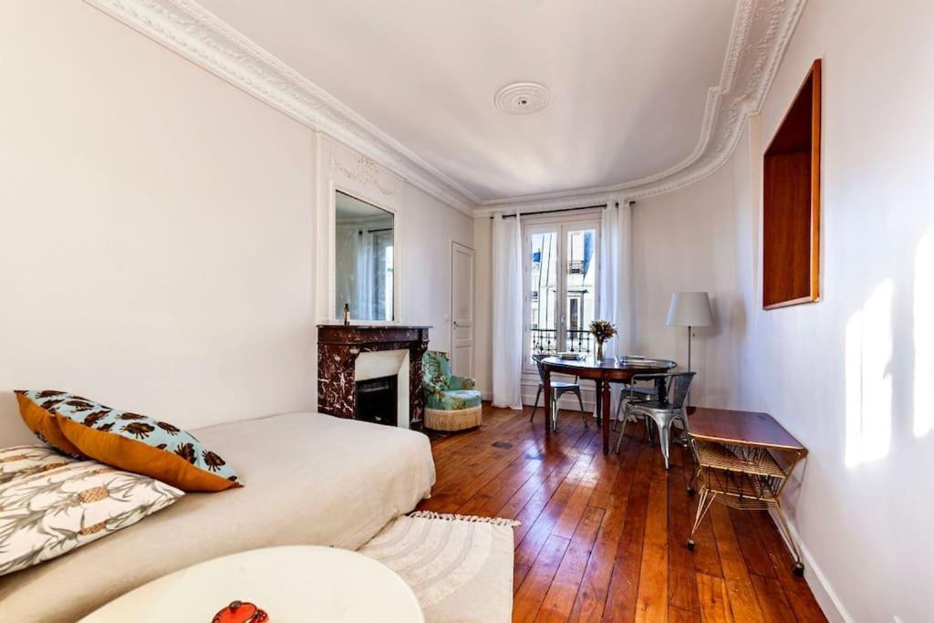 Charmant Appartement Au Coeur De Paris Bagian luar foto