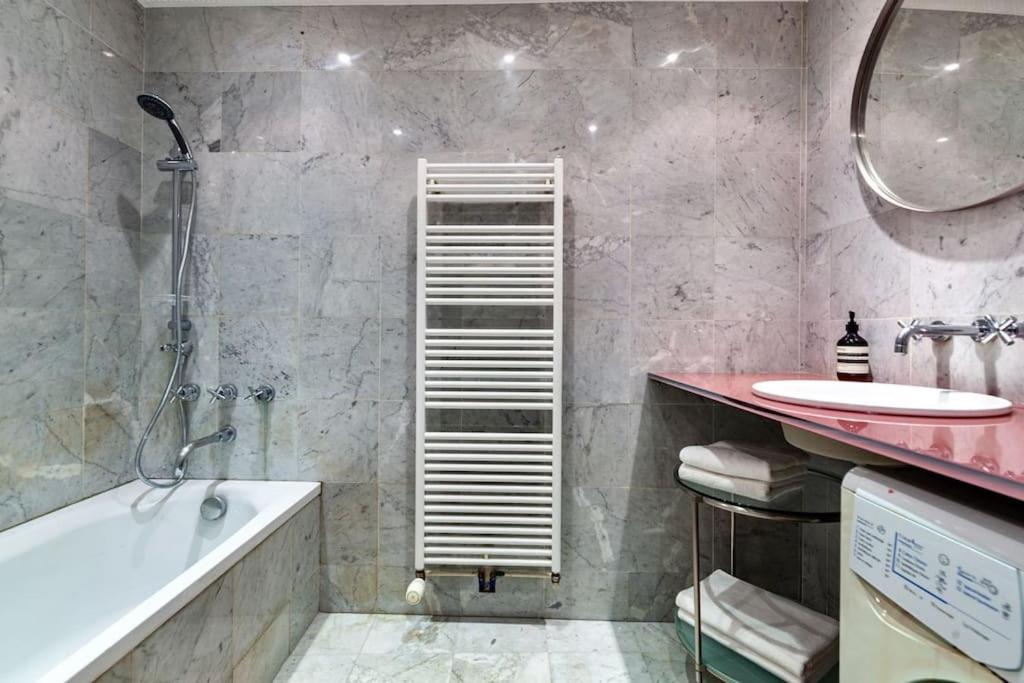 Charmant Appartement Au Coeur De Paris Bagian luar foto